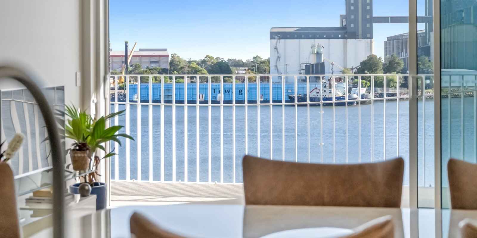 306/23 Honeysuckle Drive Newcastle