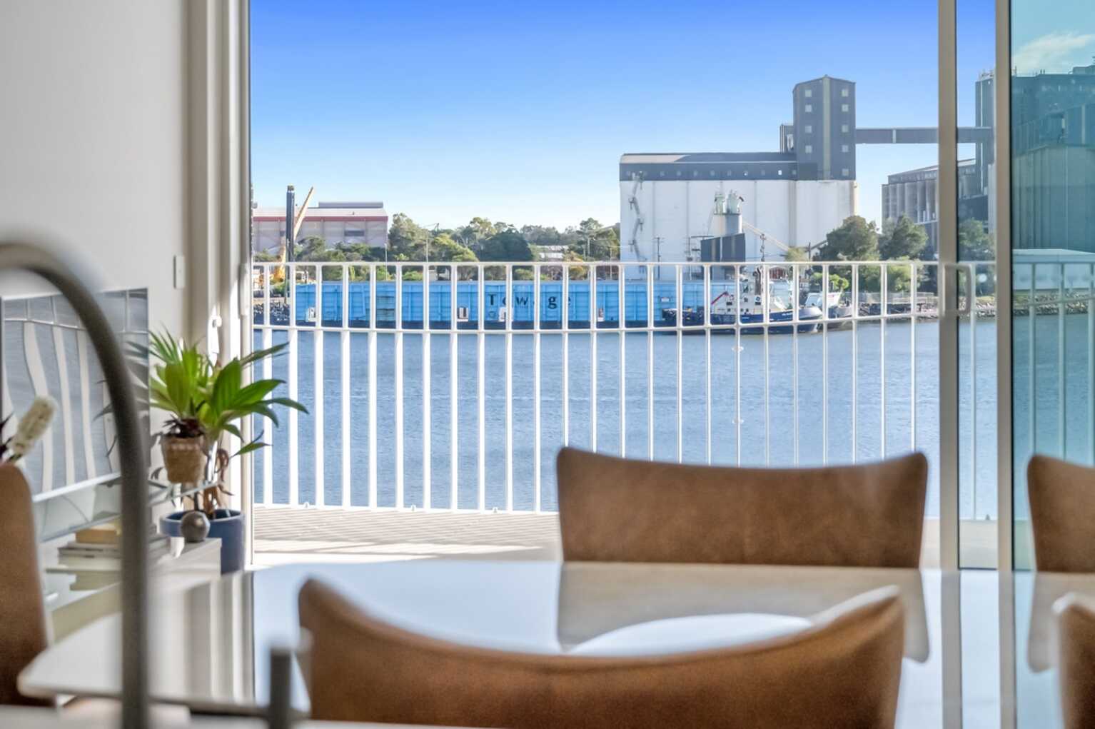 306/23 Honeysuckle Drive Newcastle