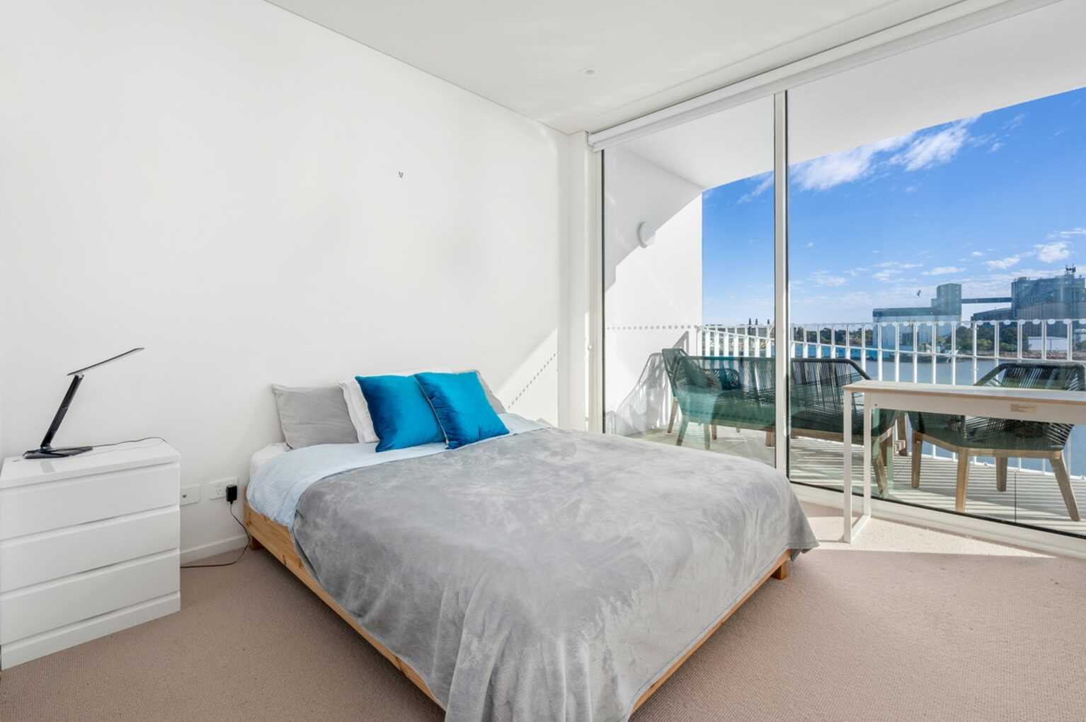 306/23 Honeysuckle Drive Newcastle