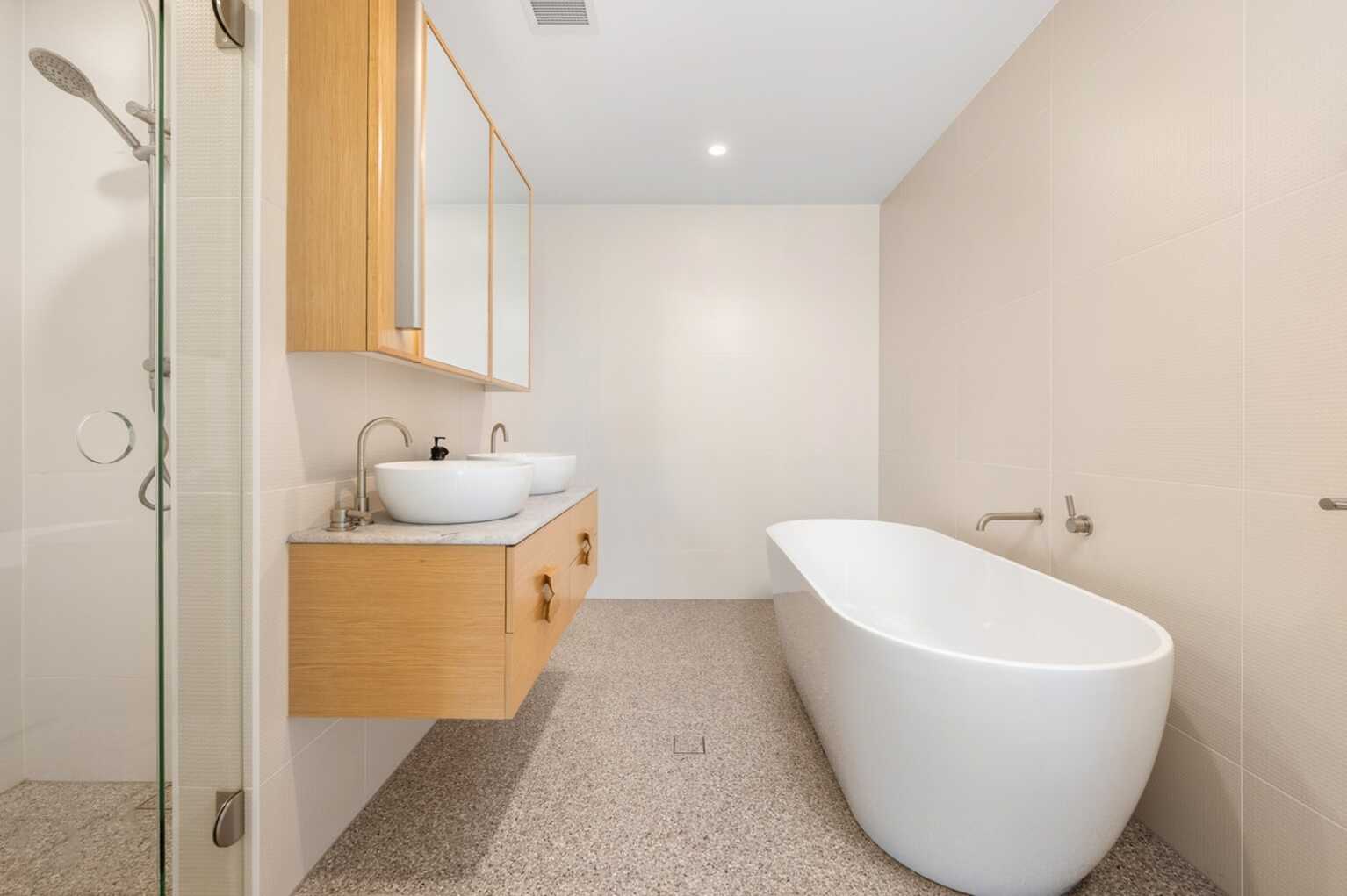 306/23 Honeysuckle Drive Newcastle