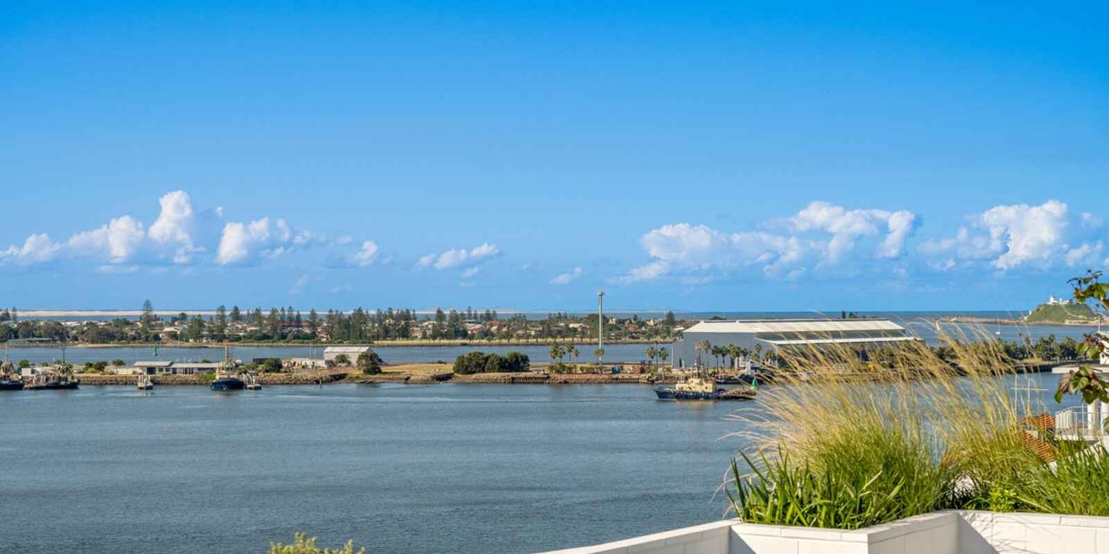 306/23 Honeysuckle Drive Newcastle