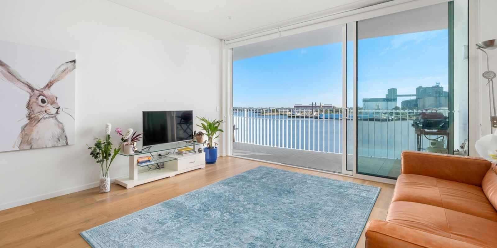 306/23 Honeysuckle Drive Newcastle