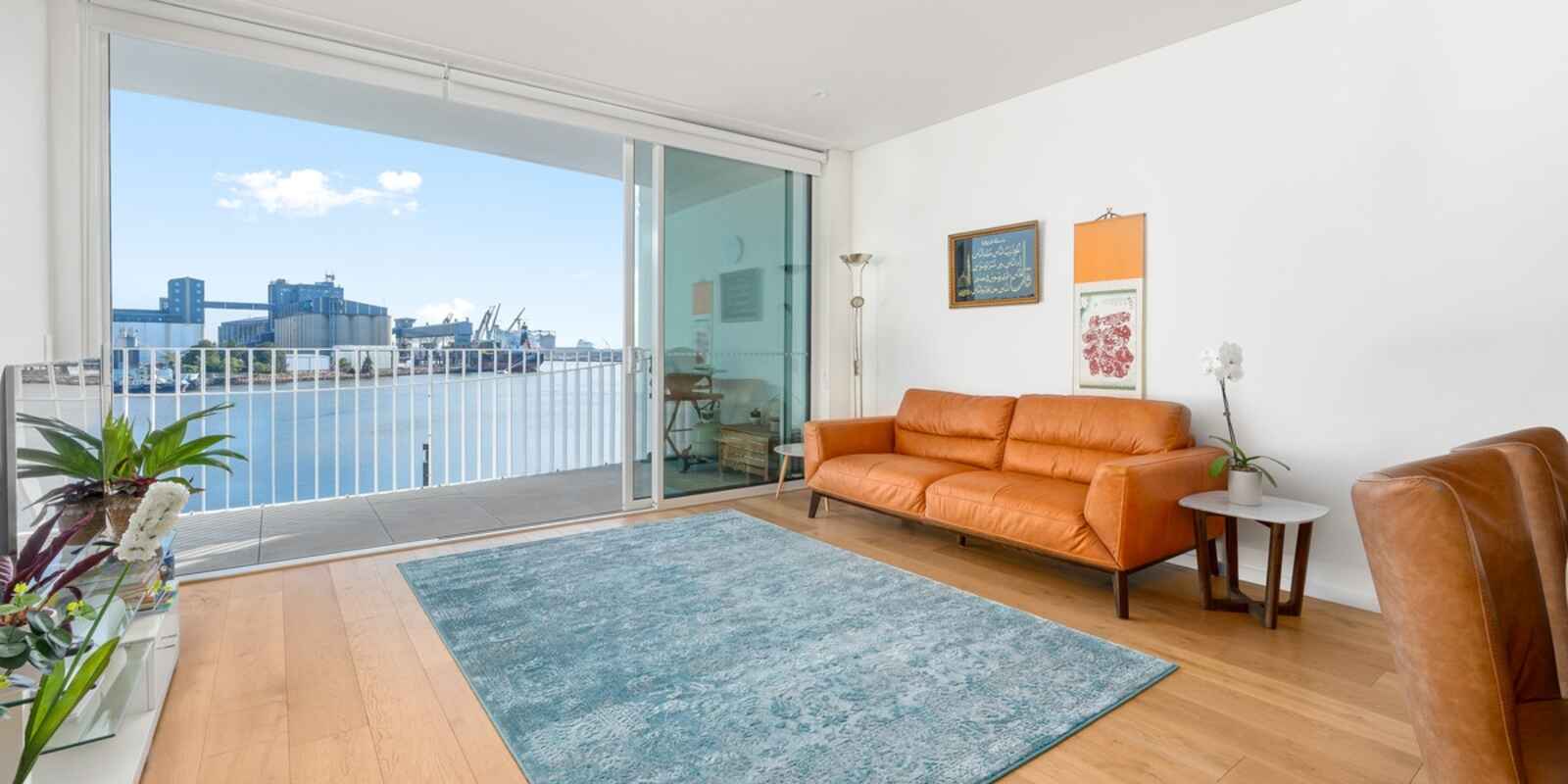 306/23 Honeysuckle Drive Newcastle