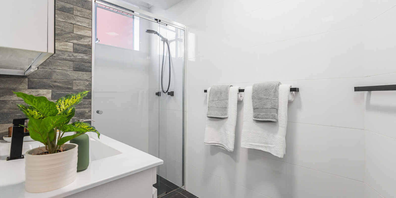 1/6 Scenic Drive Merewether 1/6 Scenic Drive Merewether