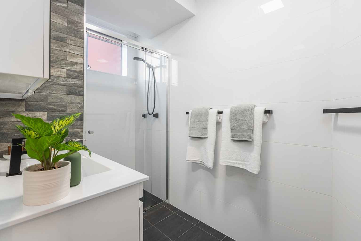 1/6 Scenic Drive Merewether 1/6 Scenic Drive Merewether